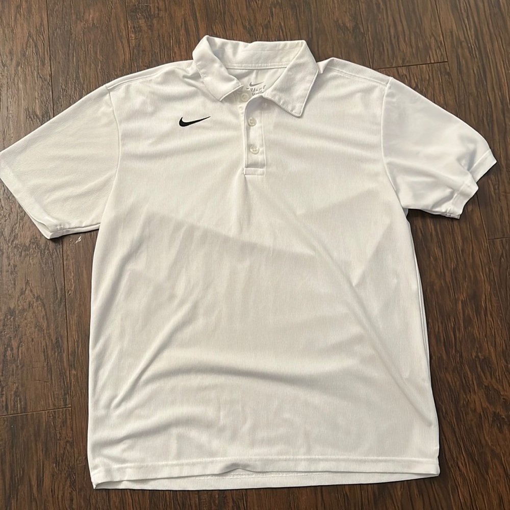 Nike polo size medium